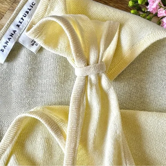 Silk Blend Knit Banana Republic Pale Yellow Sleeveless Sweater Vest Top - Picture 6 of 17